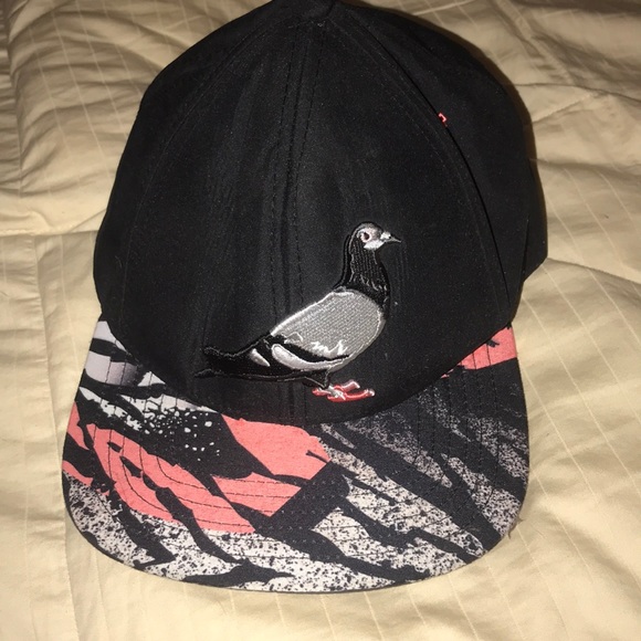 Staple Other - Pigeon hat